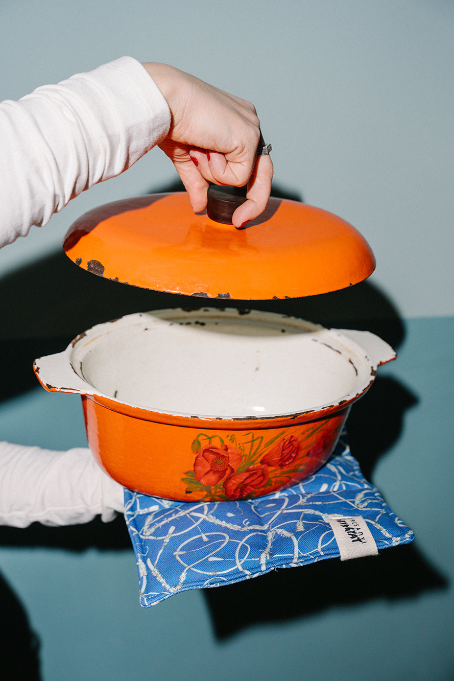 'YO8VAGYAT' pot holder 'whip blue'