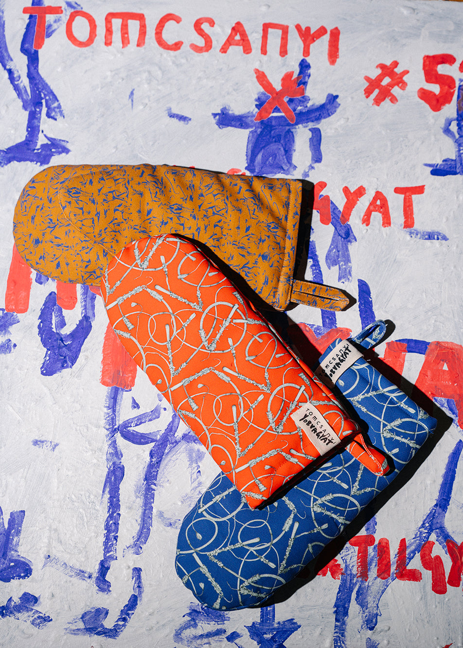 'YO8VAGYAT' oven mitts 'horsemen'