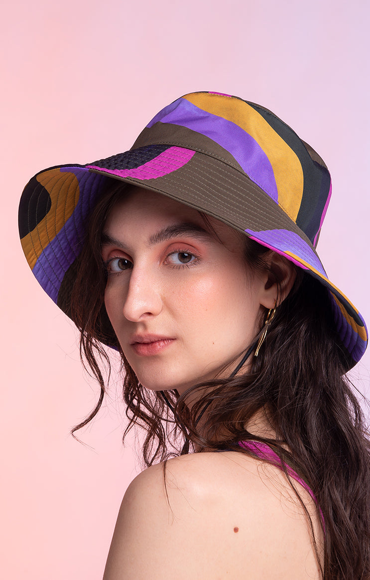 BUSA bucket hat 'waves'