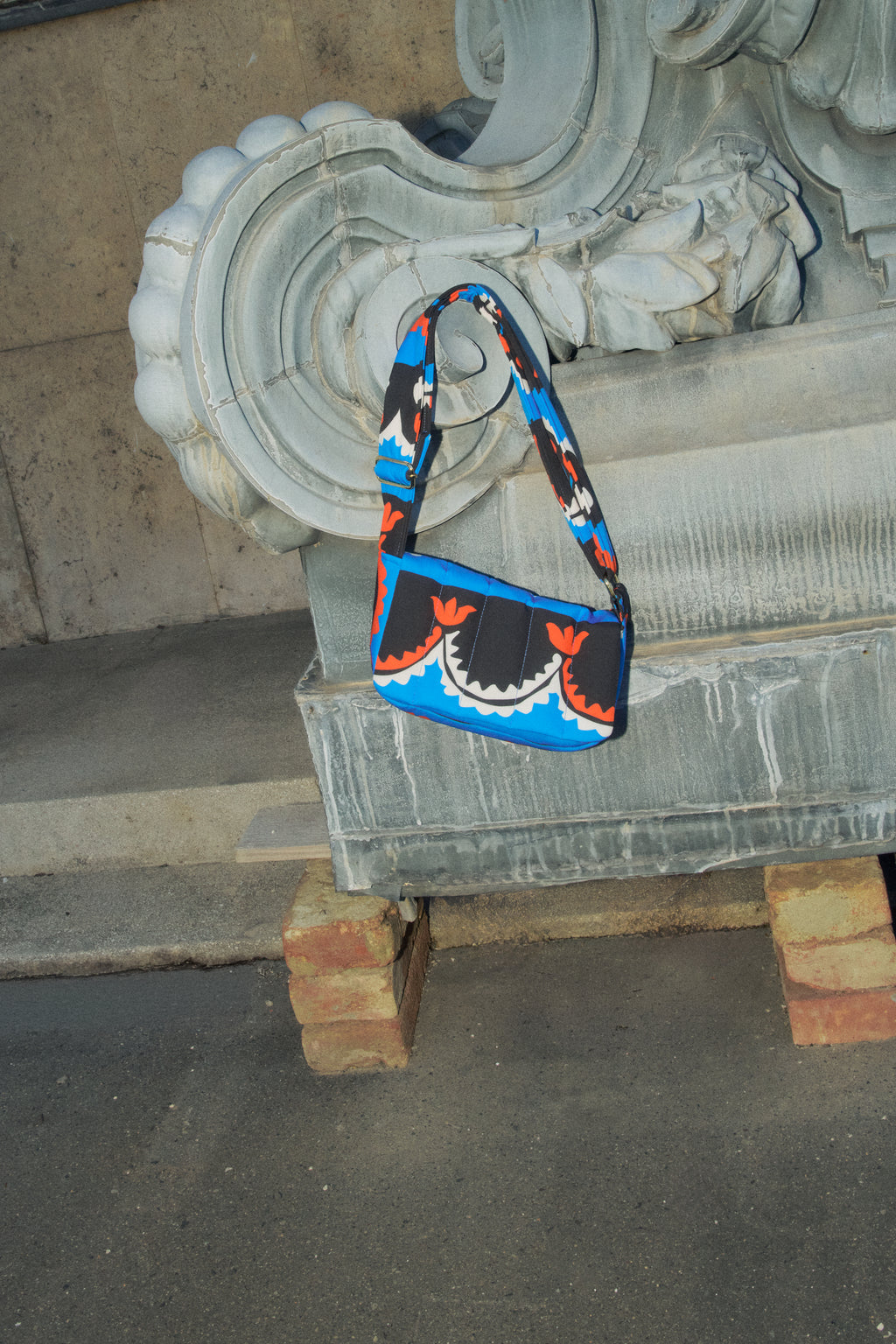 CEKKER padded shoulder bag 'Doily'