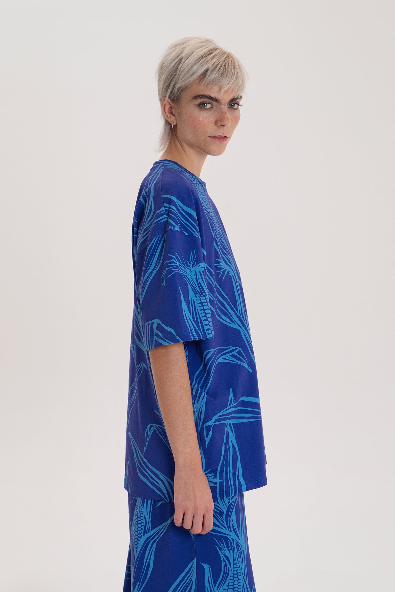 VIZITKE oversized t-shirt 'Corn blue'