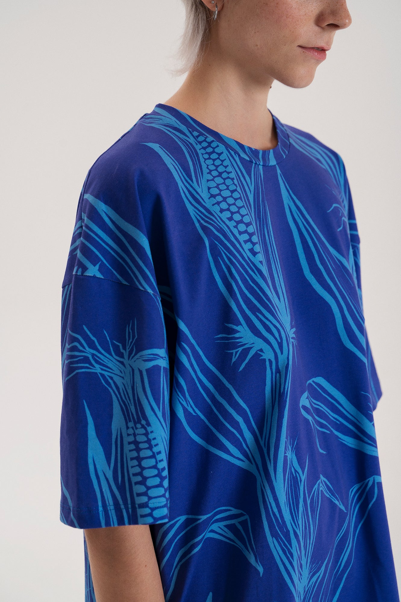 VIZITKE oversized t-shirt 'Corn blue'