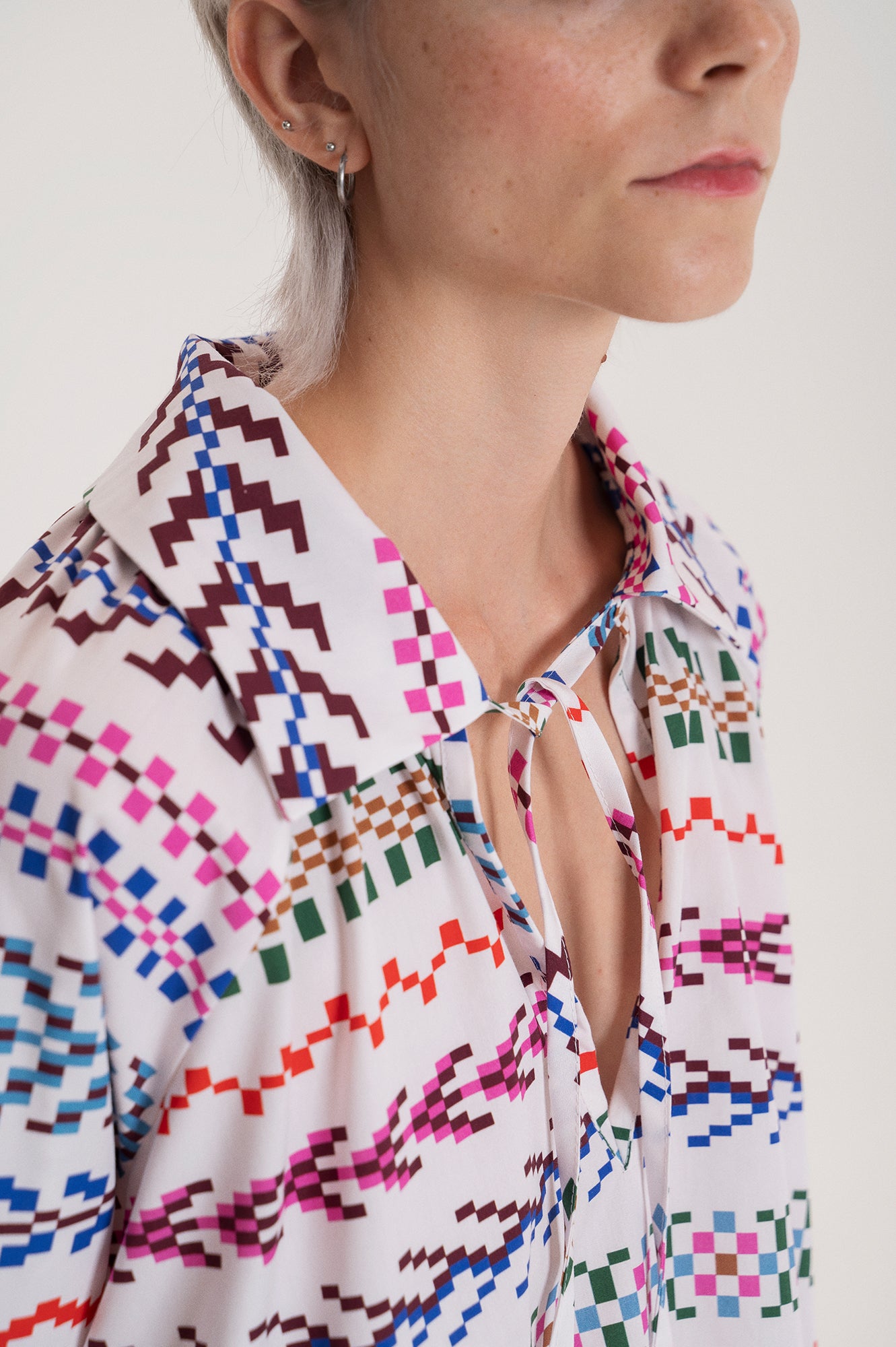 KOCA string detail blouse 'Pixel white'