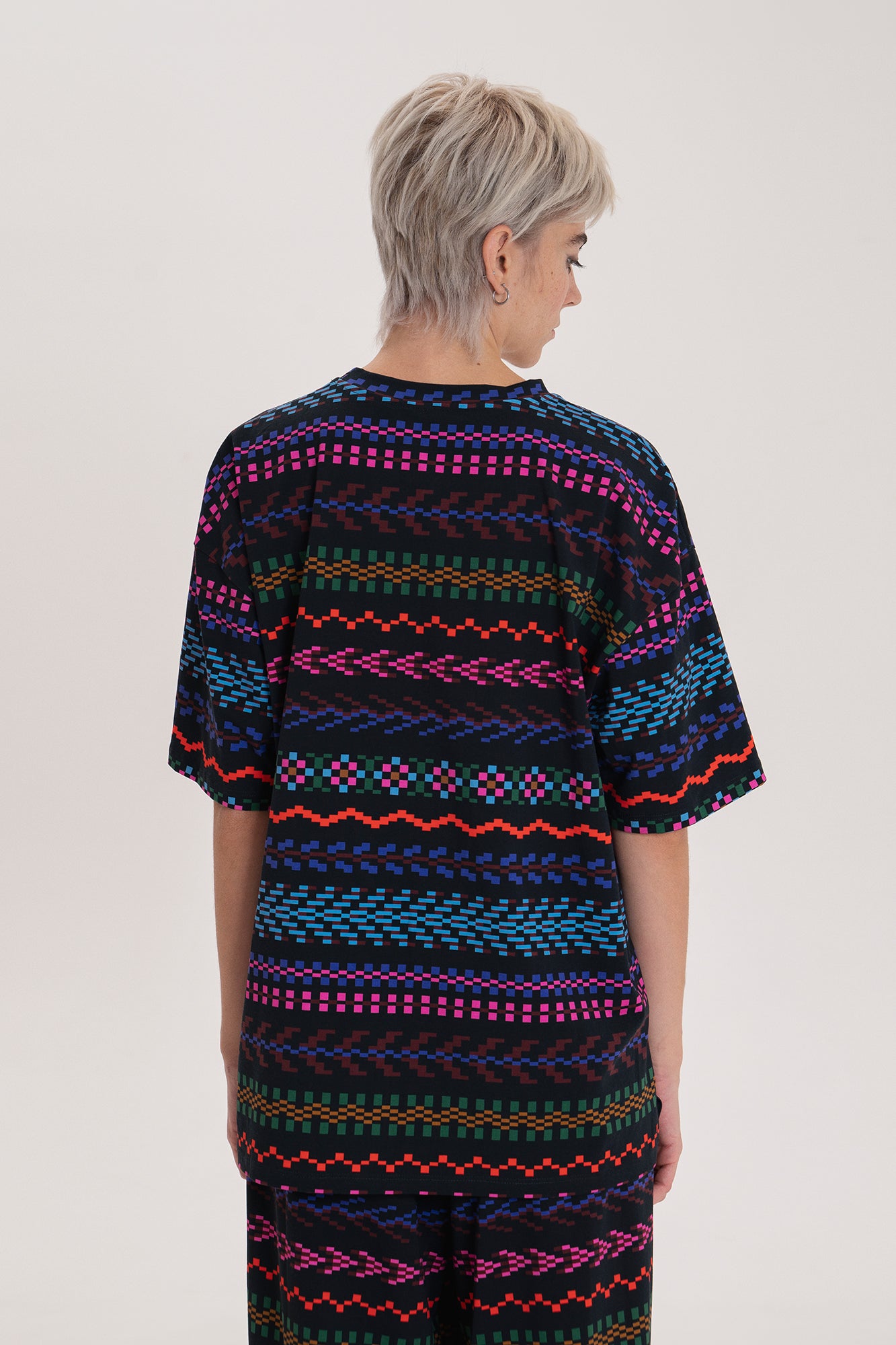 VIZITKE oversized t-shirt 'Pixel dark'