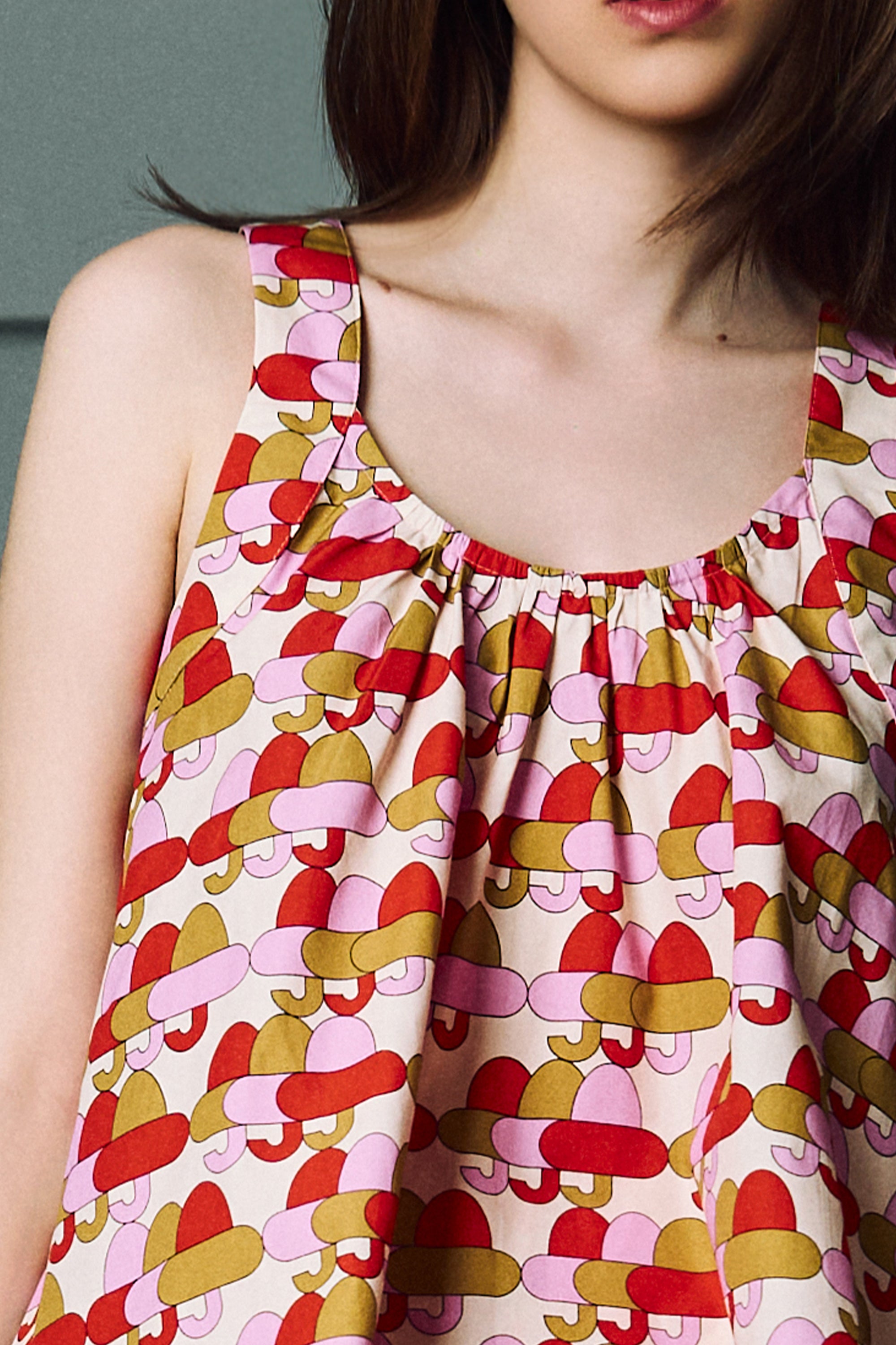 MAKAO sleeveless volume top 'Acorn Pink'