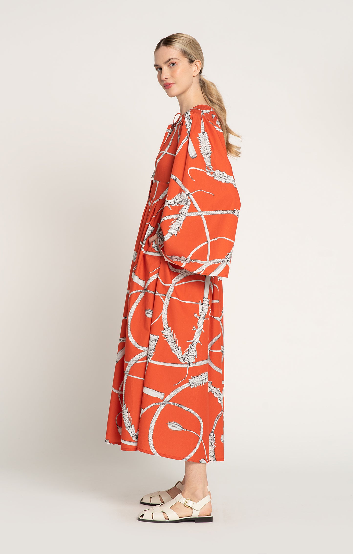 KANTAR deep V-neck dress 'Whip Red'