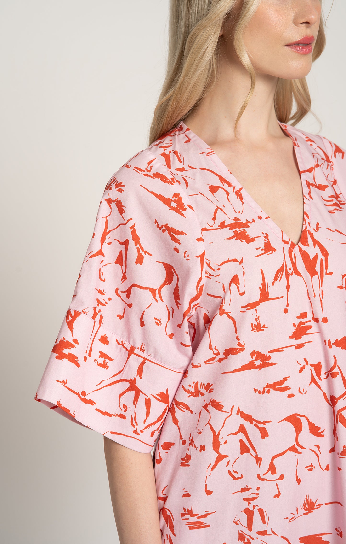 PATKO V-neck ruffled dress 'Horsemen Pink'