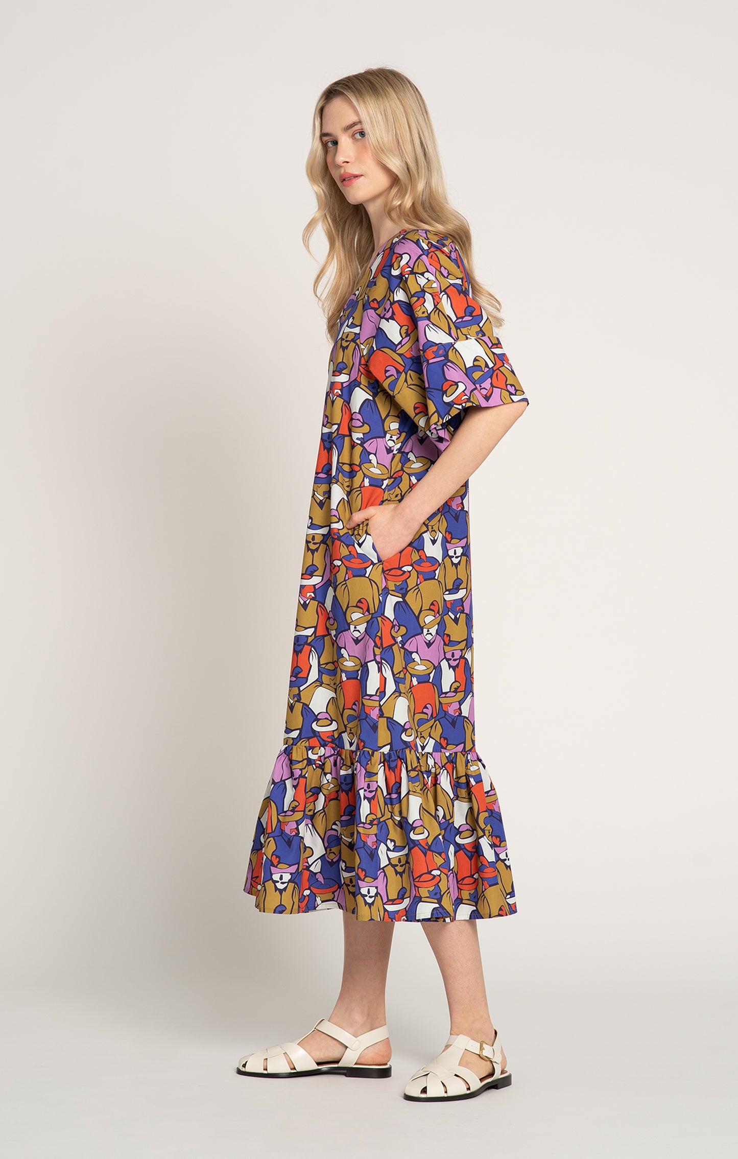 PATKO V-neck ruffled dress 'Hatmen Mustard'