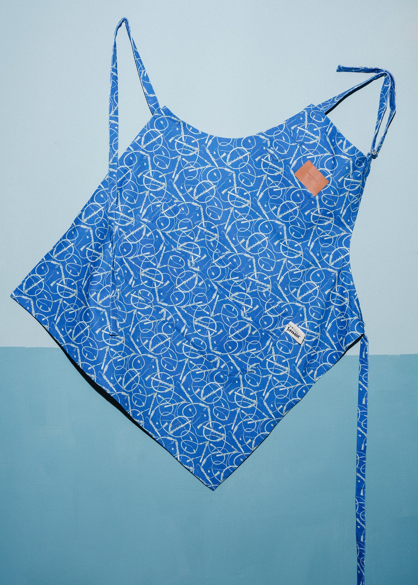 'YO8VAGYAT' apron 'whip blue'