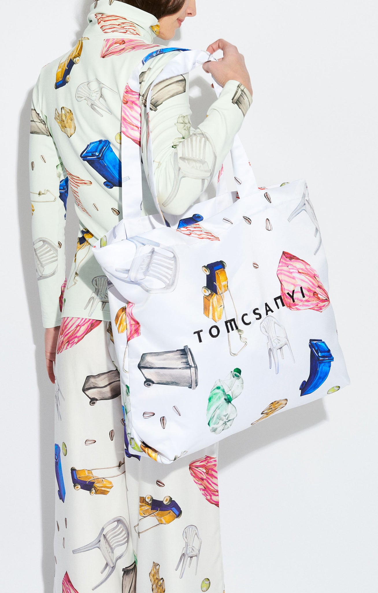 GUDAURI tote bag 'objects white'